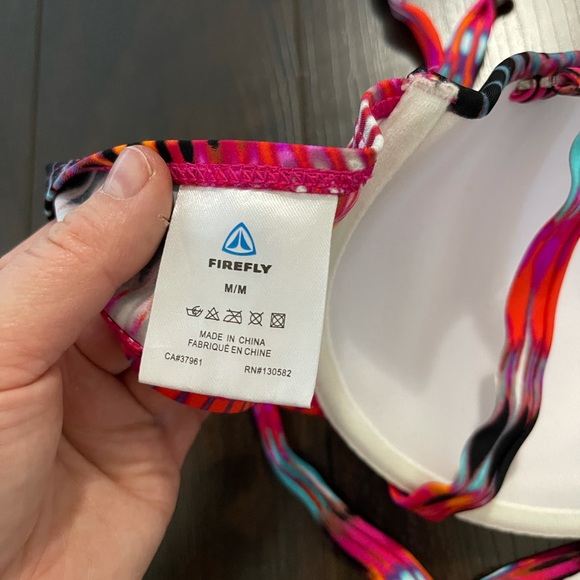 Gorgeous swim top - Picture 5 of 5